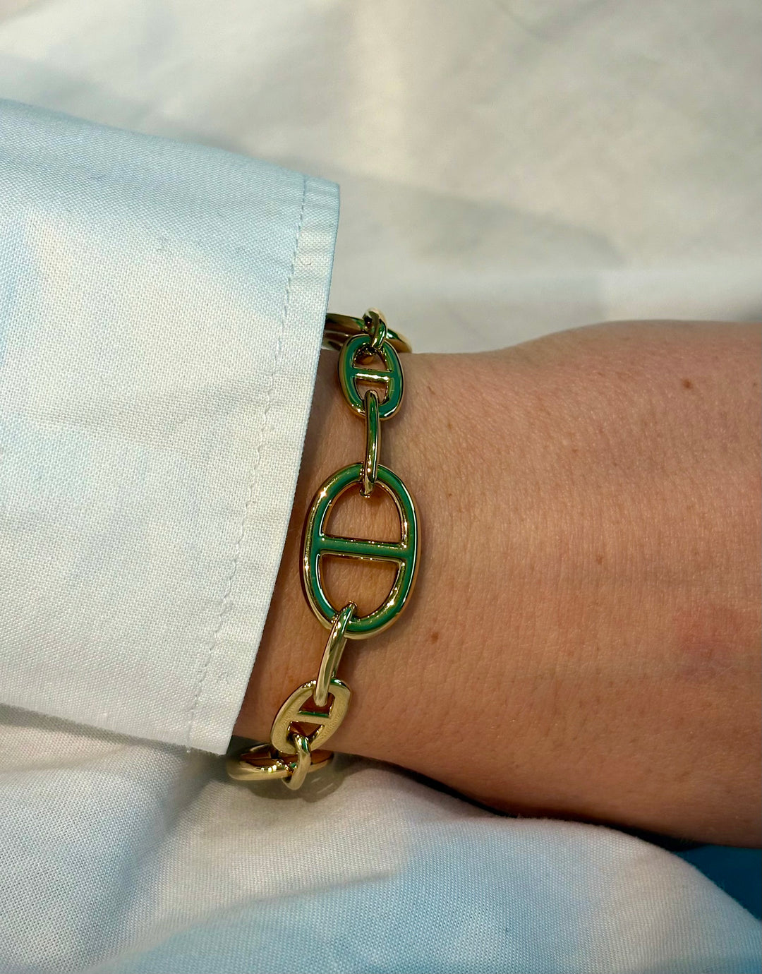 Signature Lock Bracelet Gold