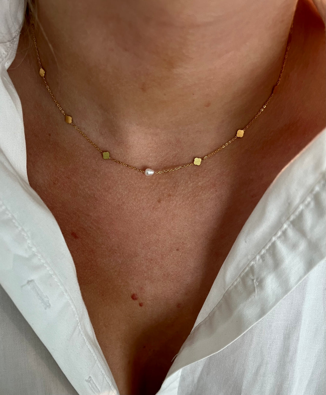 Gold Clover Pearl Necklace