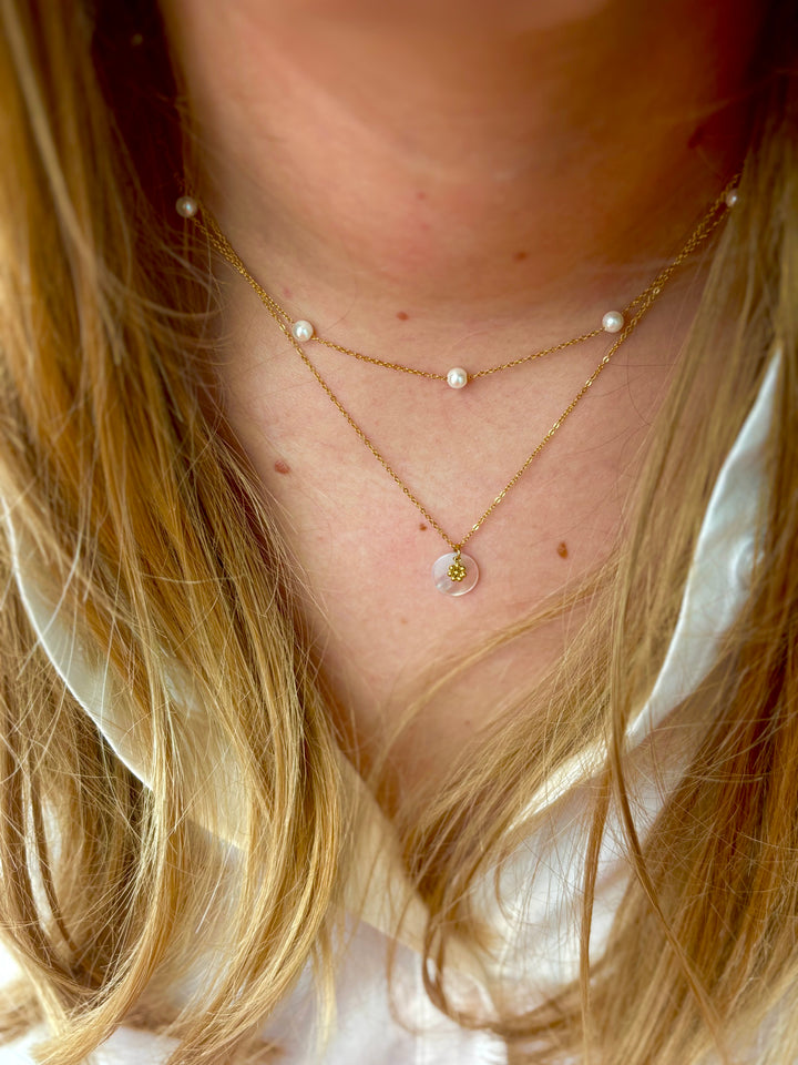Flower Pearl Plate Necklace