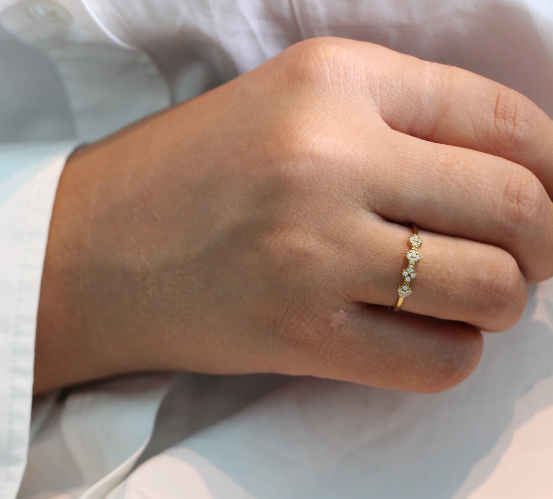 4 Flower Ring