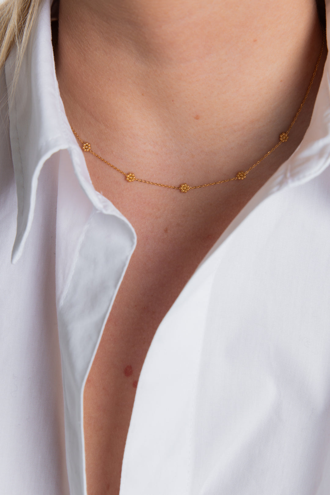 Essential Flower Necklace