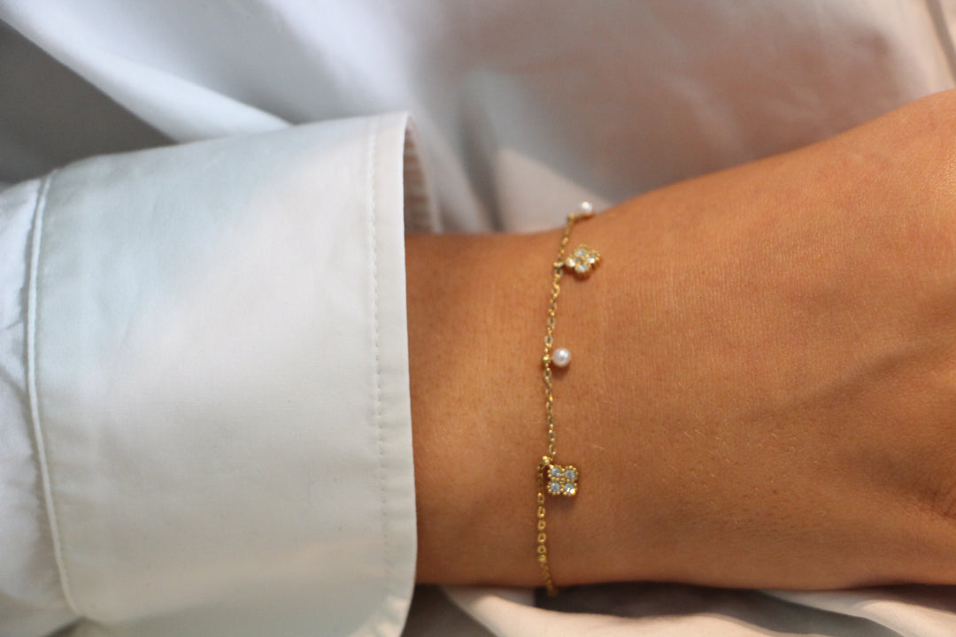 Pearl Diamond Clover Bracelet