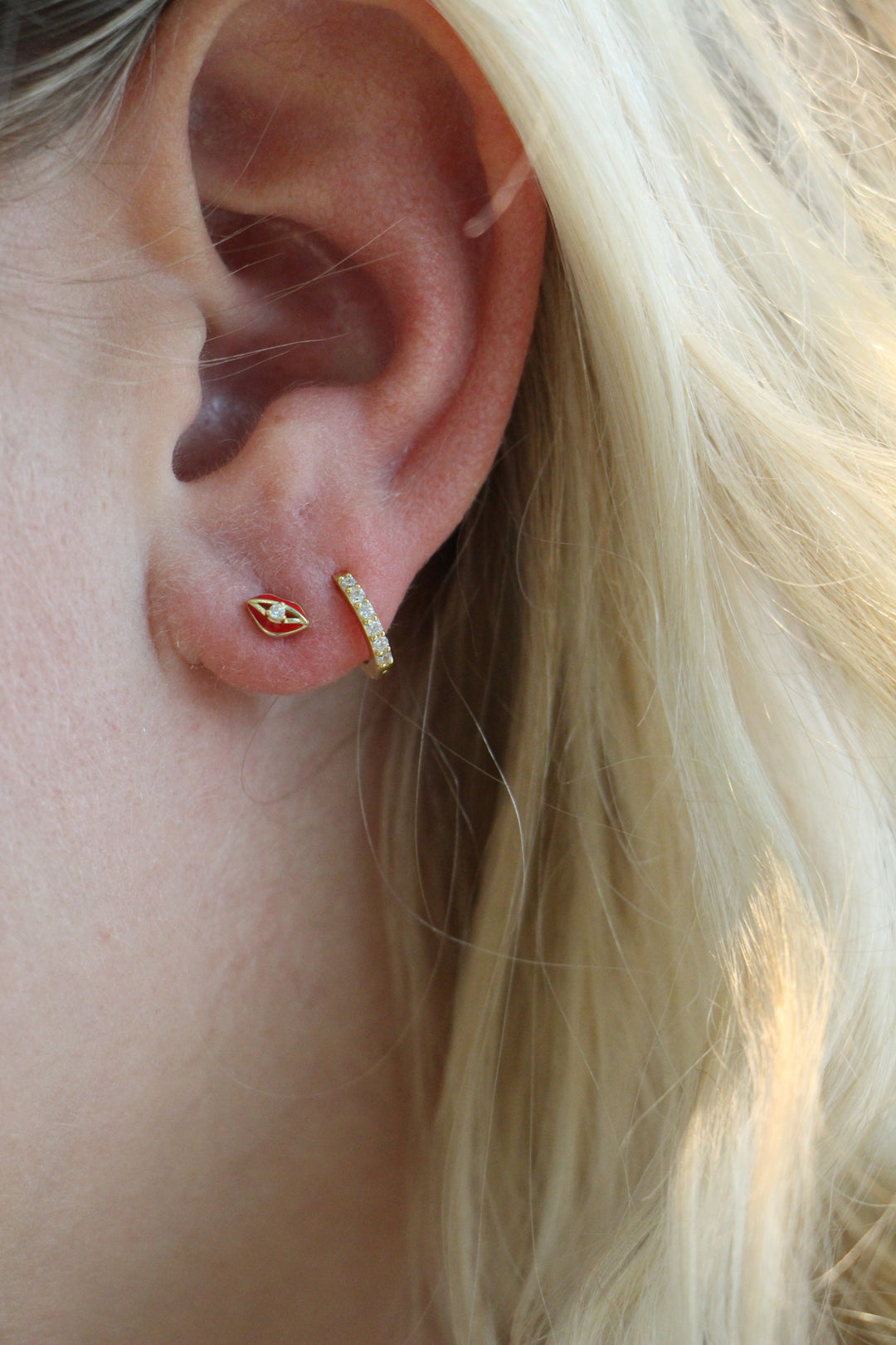 Bisou Earstud