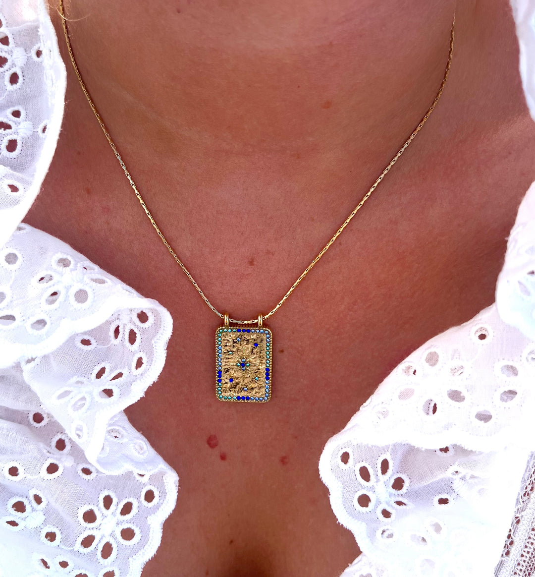 Light Blue Medaillon Necklace