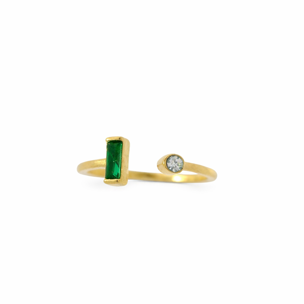 GREEN DIAMOND STONE RING