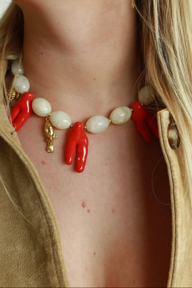 RED PEARL SEASHELL NECKLACE