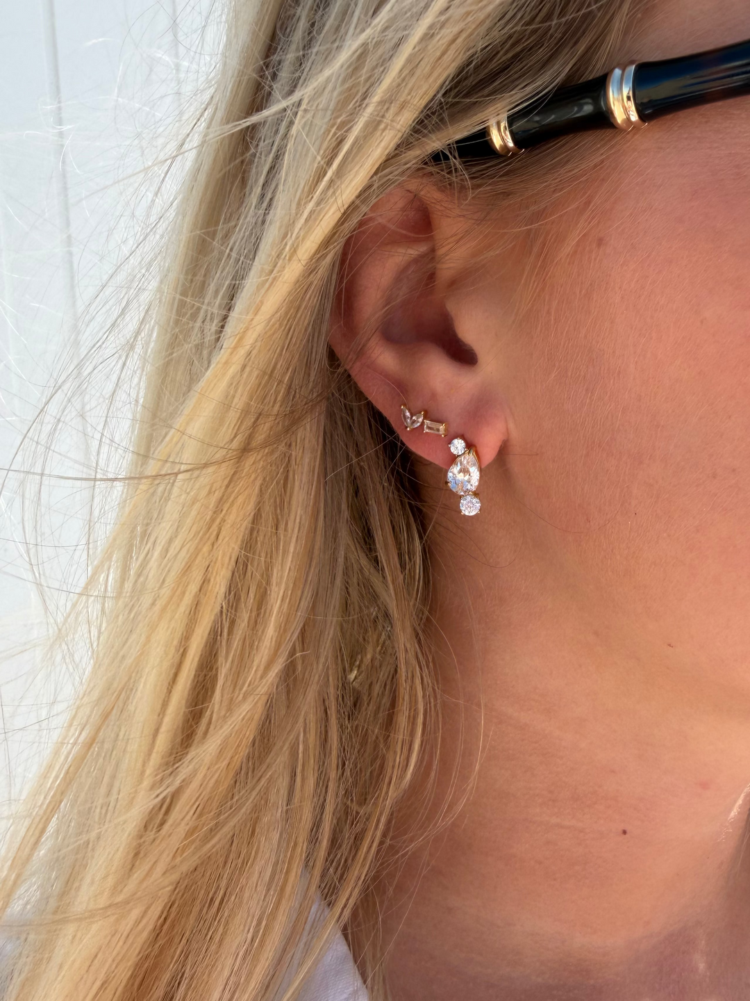 VIVIENNE DROP EARRING